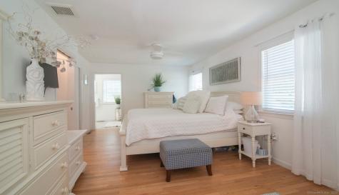 21 Overlook Avenue Groton CT 06355