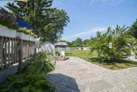 21 Overlook Avenue Groton CT 06355