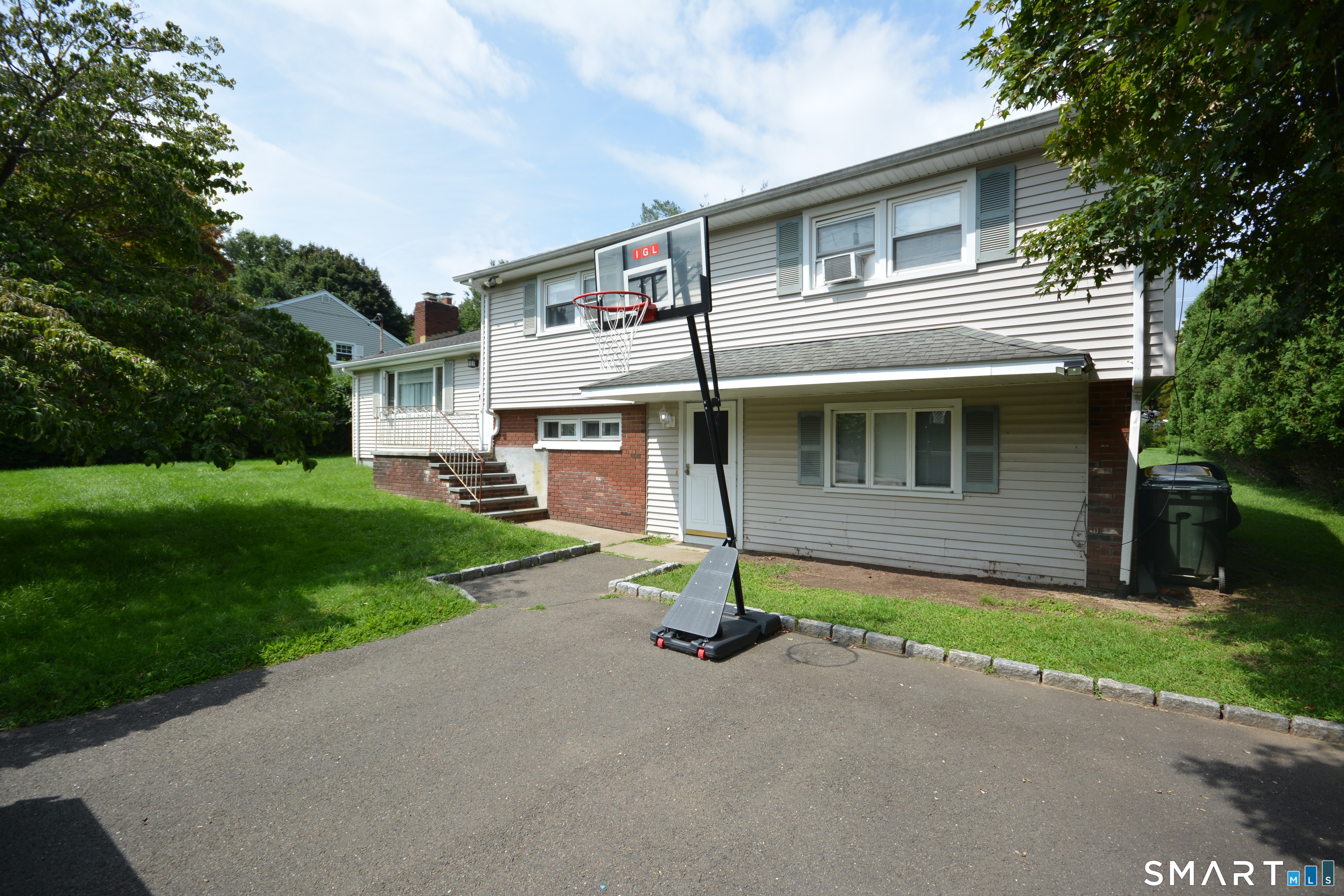 90 Colonese Road Fairfield CT 06825