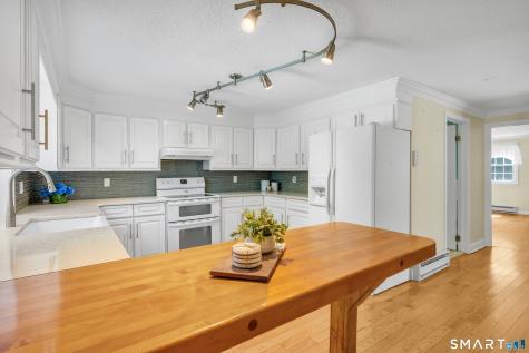 110 Nut Plains Road Guilford CT 06437