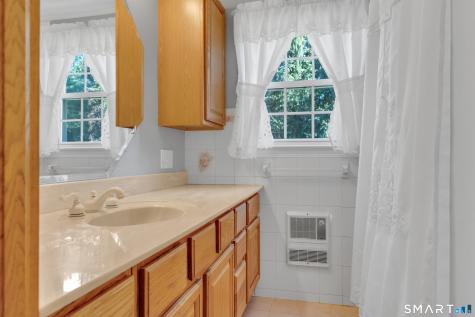 110 Nut Plains Road Guilford CT 06437