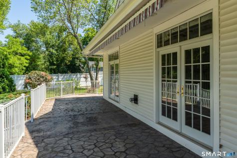 110 Nut Plains Road Guilford CT 06437