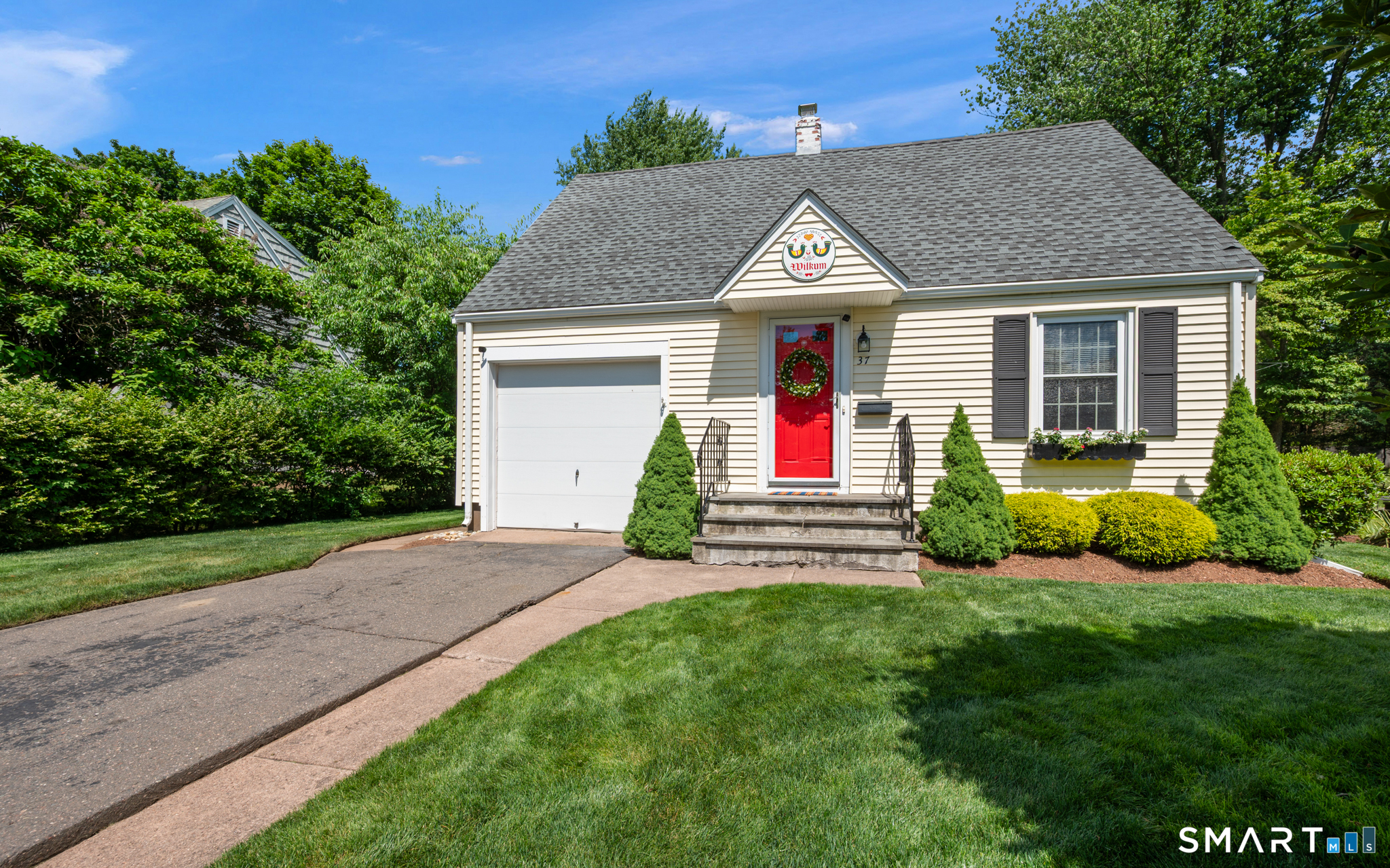 37 Kensington Street Manchester CT 06040