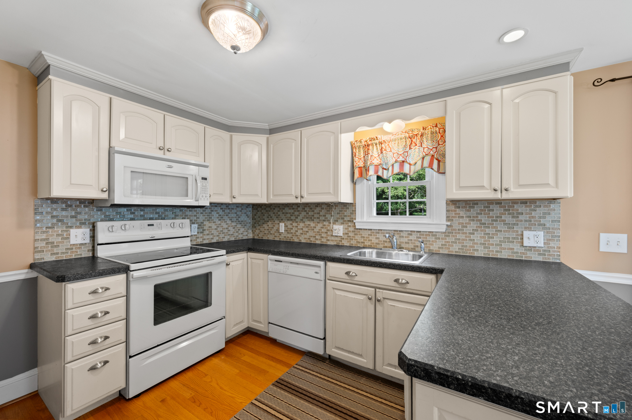 37 Kensington Street Manchester CT 06040