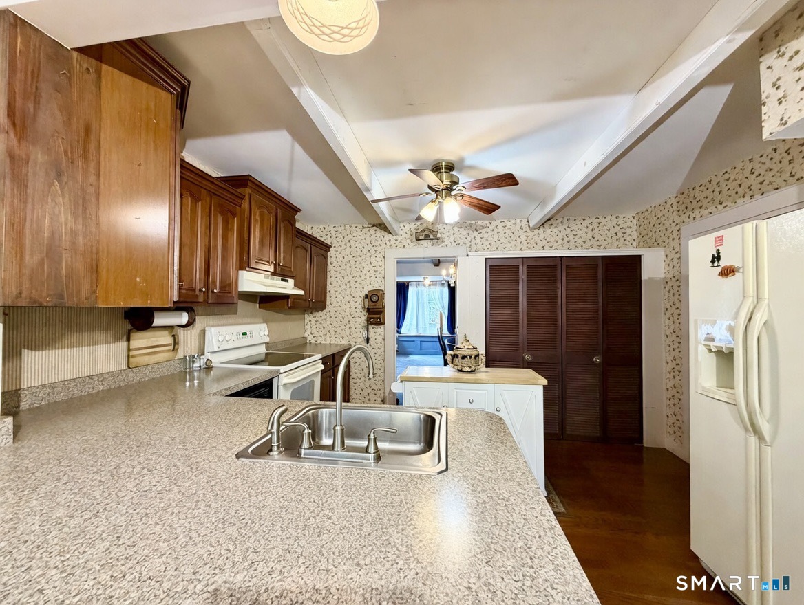 241 Niantic River Road Waterford CT 06385