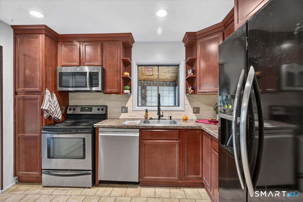 71 Brewster Road Enfield CT 06082