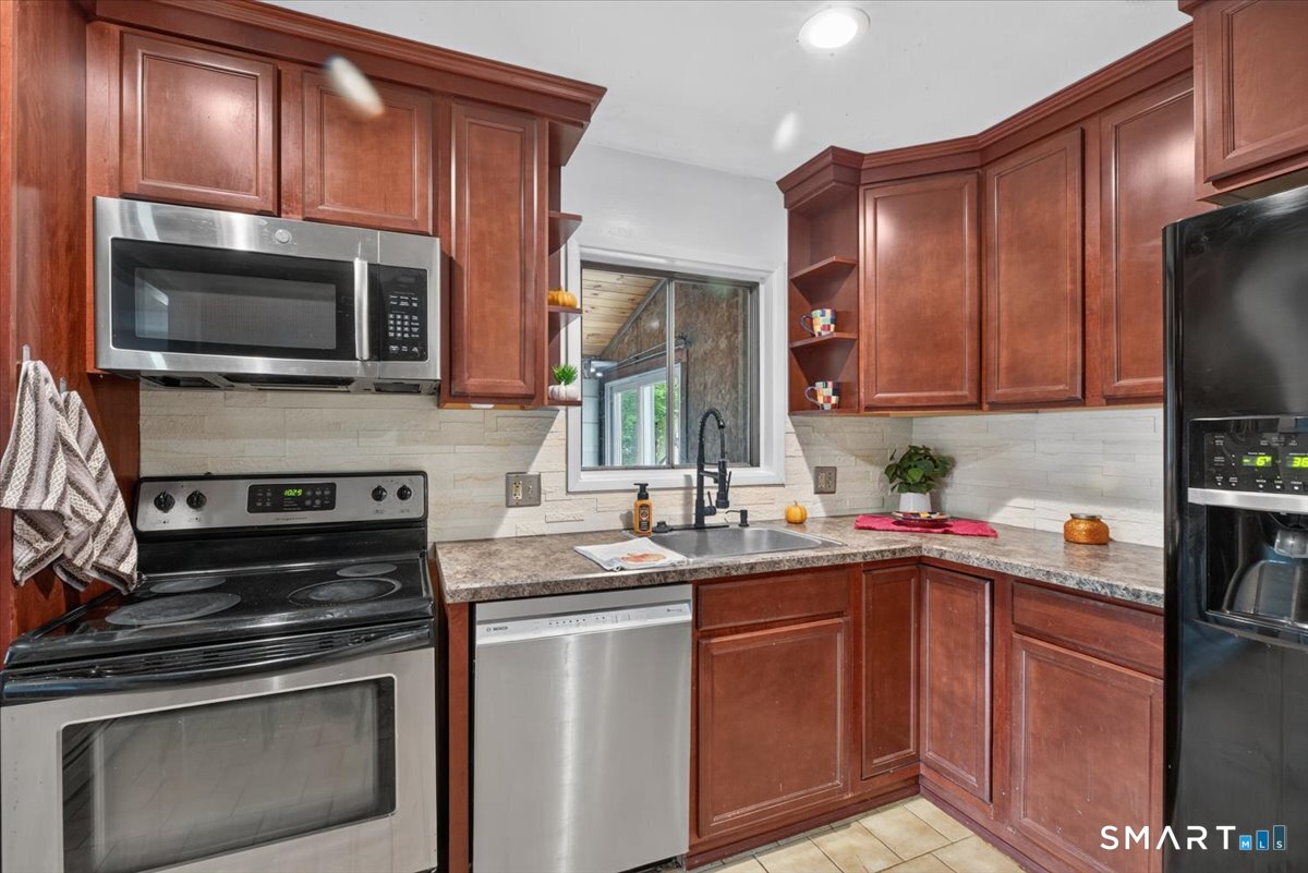 71 Brewster Road Enfield CT 06082