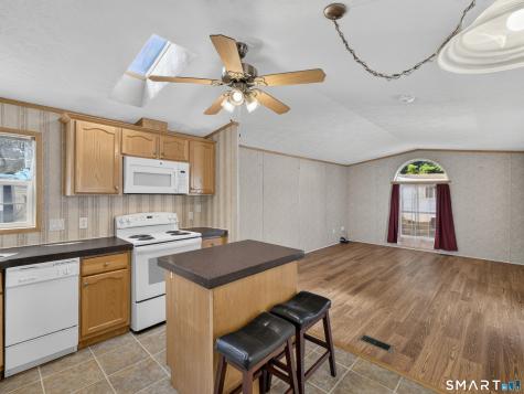 1290 North Road Groton CT 06340