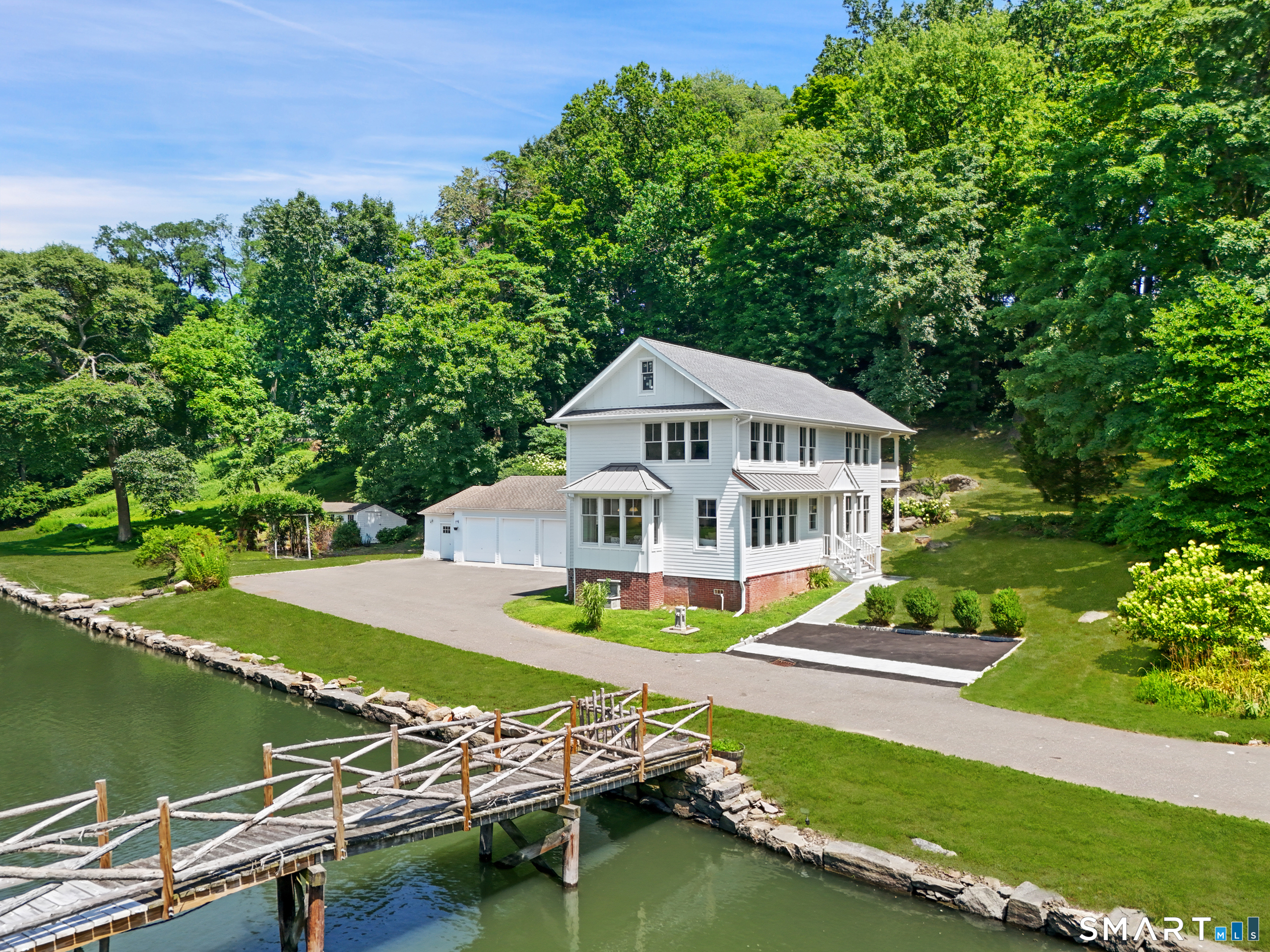 31 Meadow Wood Drive Greenwich CT 06830