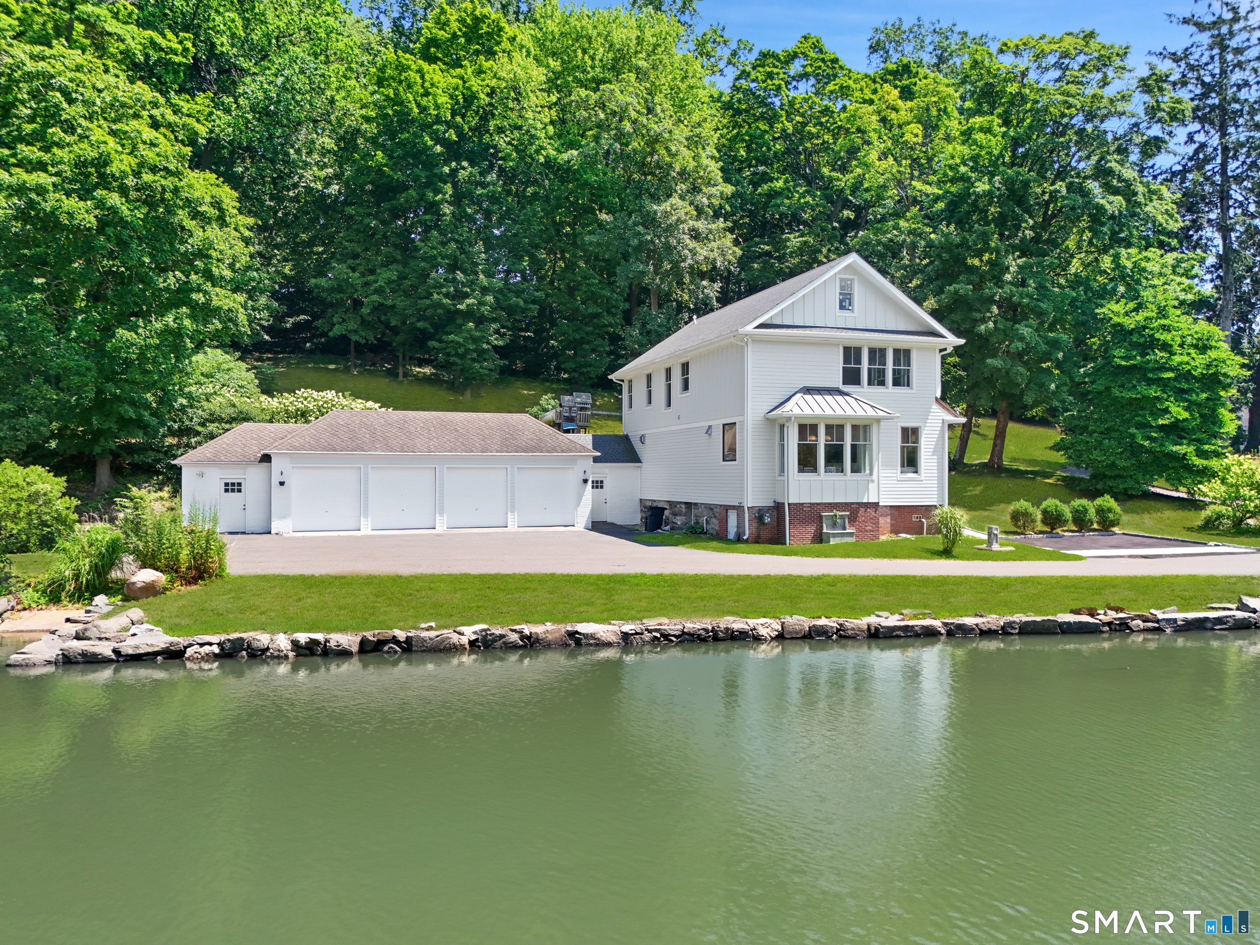 31 Meadow Wood Drive Greenwich CT 06830
