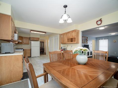 1681 Litchfield Turnpike Woodbridge CT 06525