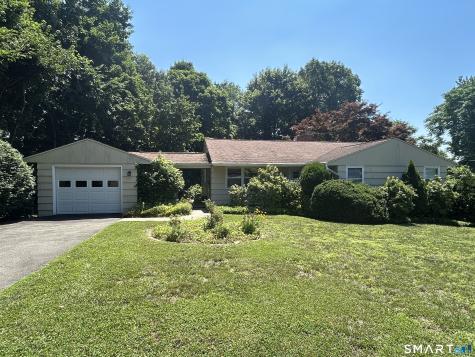 28 Clearview Circle Naugatuck CT 06770