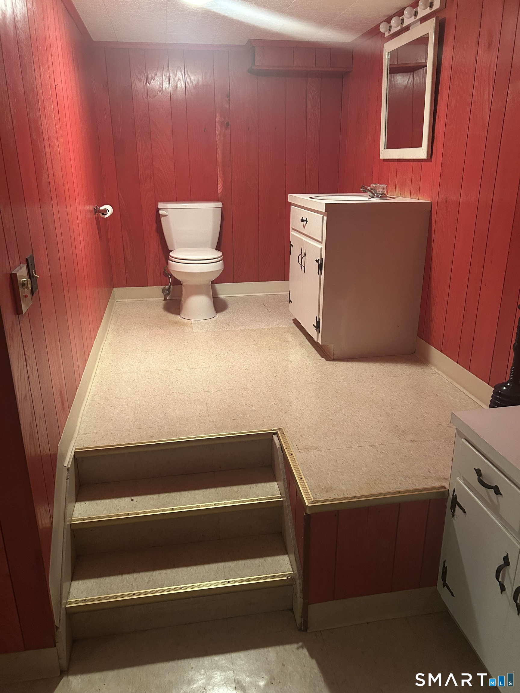 28 Clearview Circle Naugatuck CT 06770