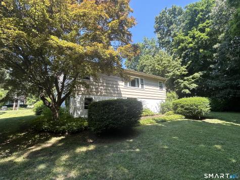 28 Clearview Circle Naugatuck CT 06770