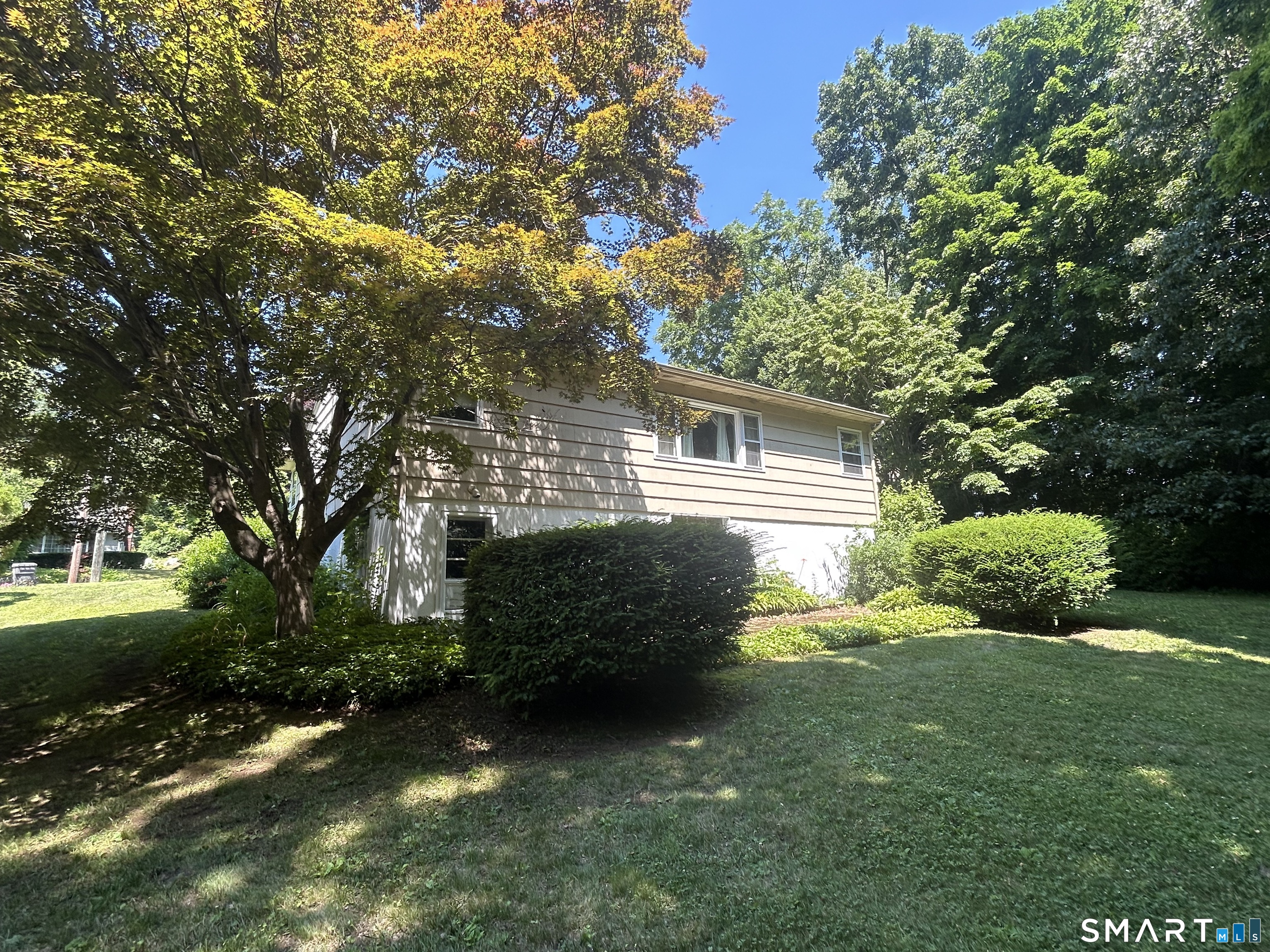 28 Clearview Circle Naugatuck CT 06770