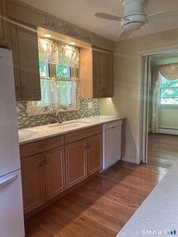 28 Clearview Circle Naugatuck CT 06770