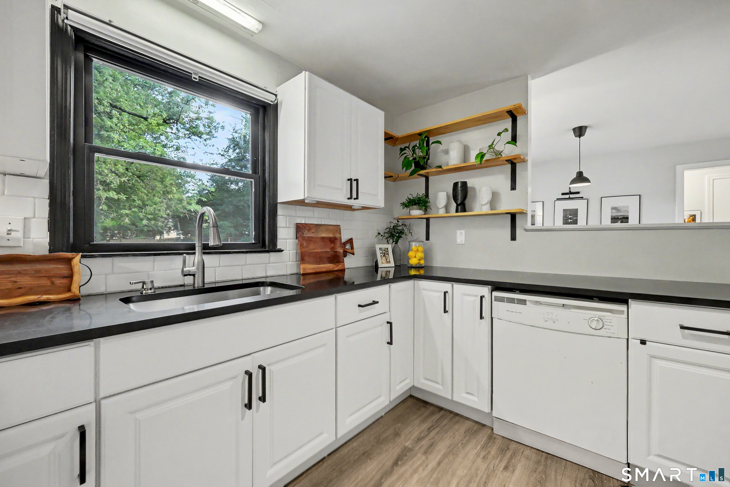 12 Hillview Avenue Hamden CT 06514