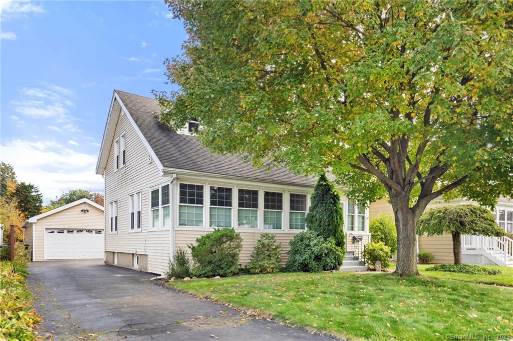 32 Cambridge Street West Hartford CT 06110
