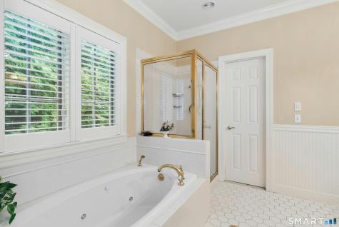 17-D Butterfield Road Newtown CT 06470