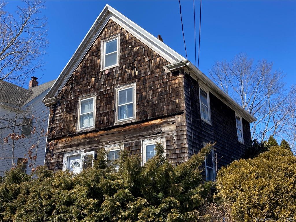 15 Walden Avenue New London CT 06320
