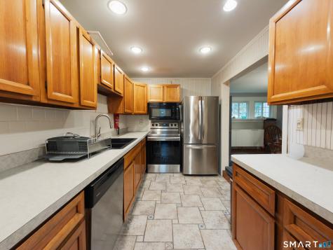 98 Maple Road Portland CT 06480