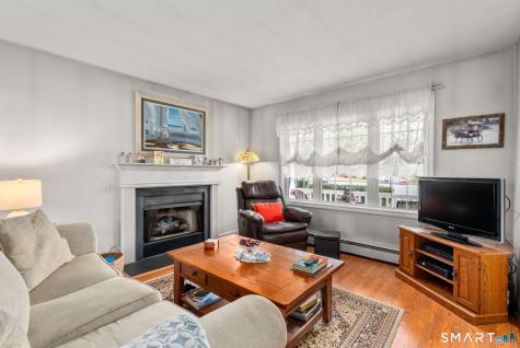 8 Crystal Ball Court Ellington CT 06029