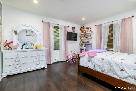 108 Perry Drive New Milford CT 06776