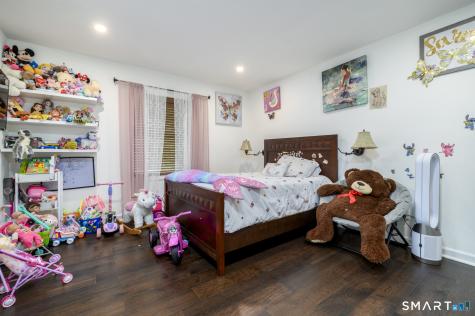 108 Perry Drive New Milford CT 06776