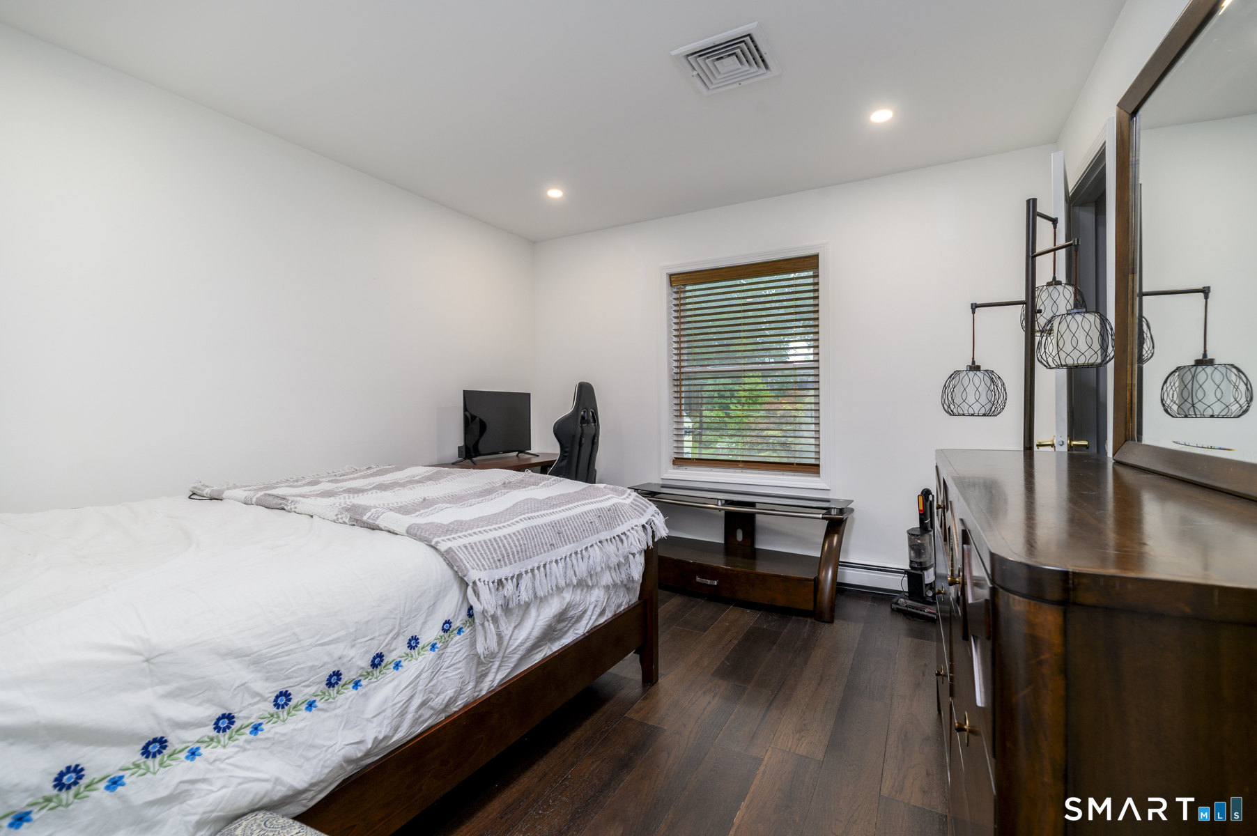 108 Perry Drive New Milford CT 06776