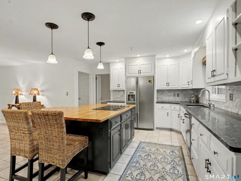 550 Wellington Drive Fairfield CT 06824