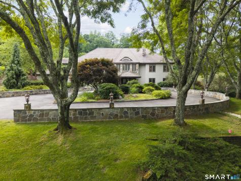 21 Breezy Knoll Avon CT 06001