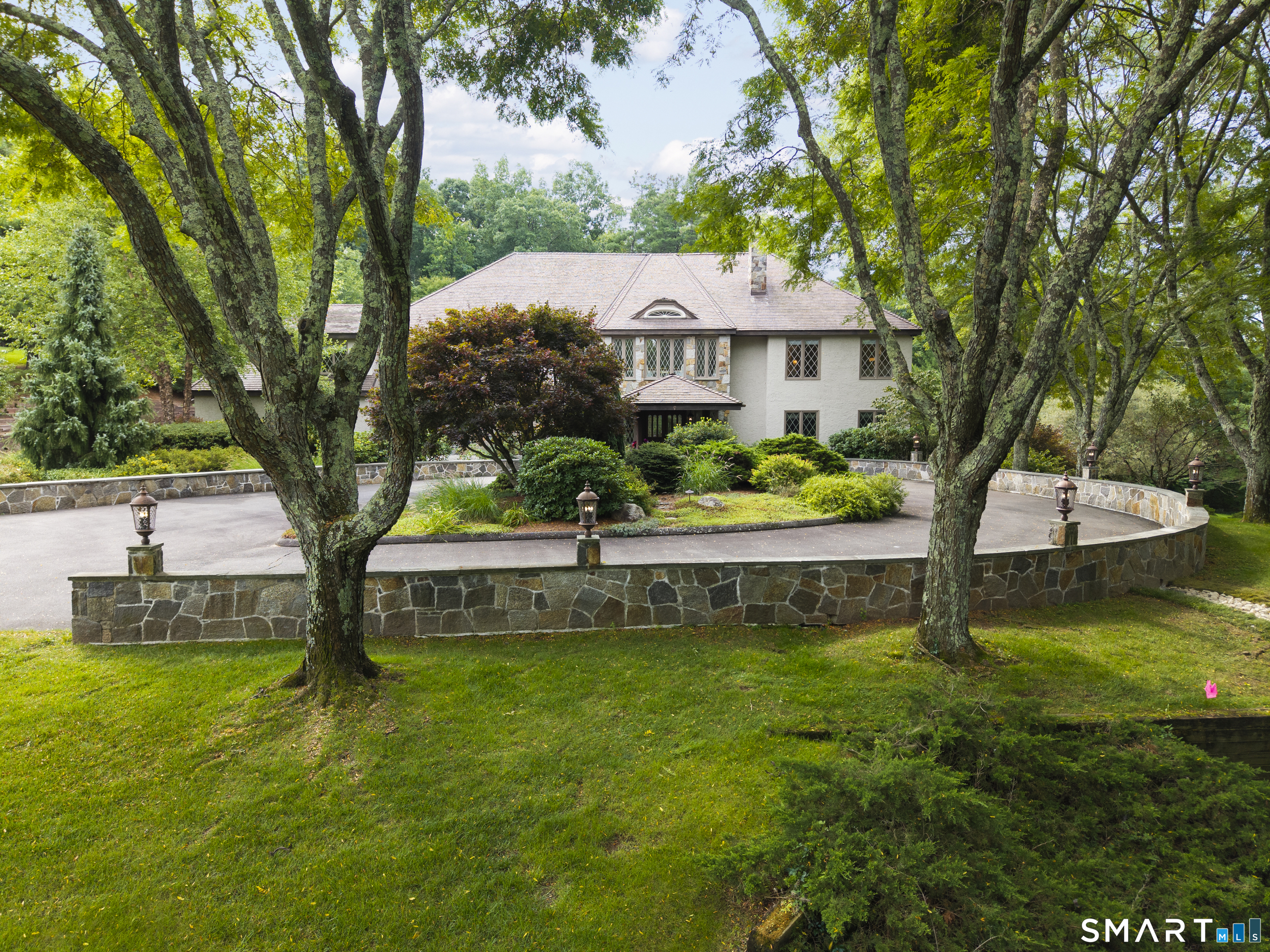 21 Breezy Knoll Avon CT 06001