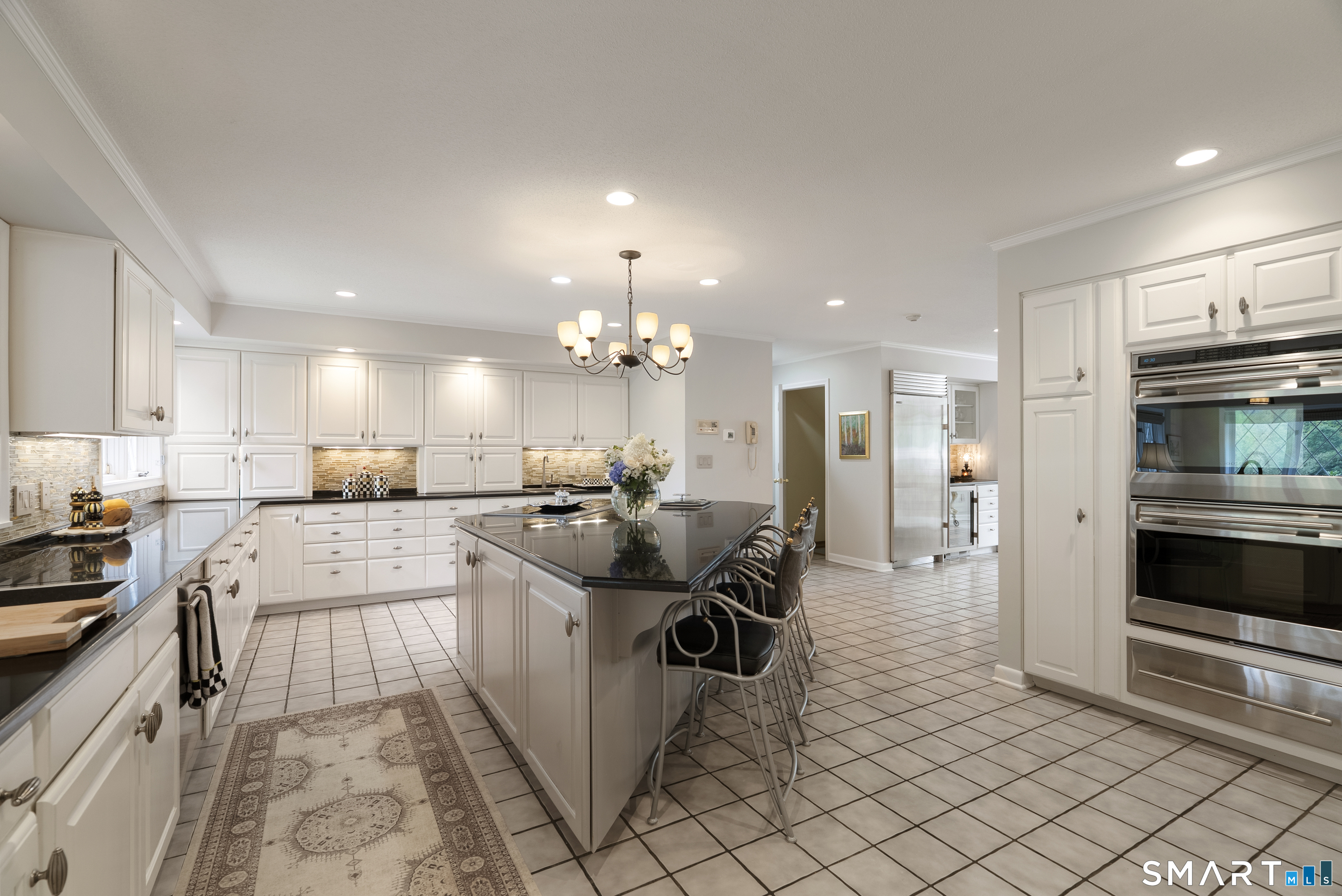 21 Breezy Knoll Avon CT 06001