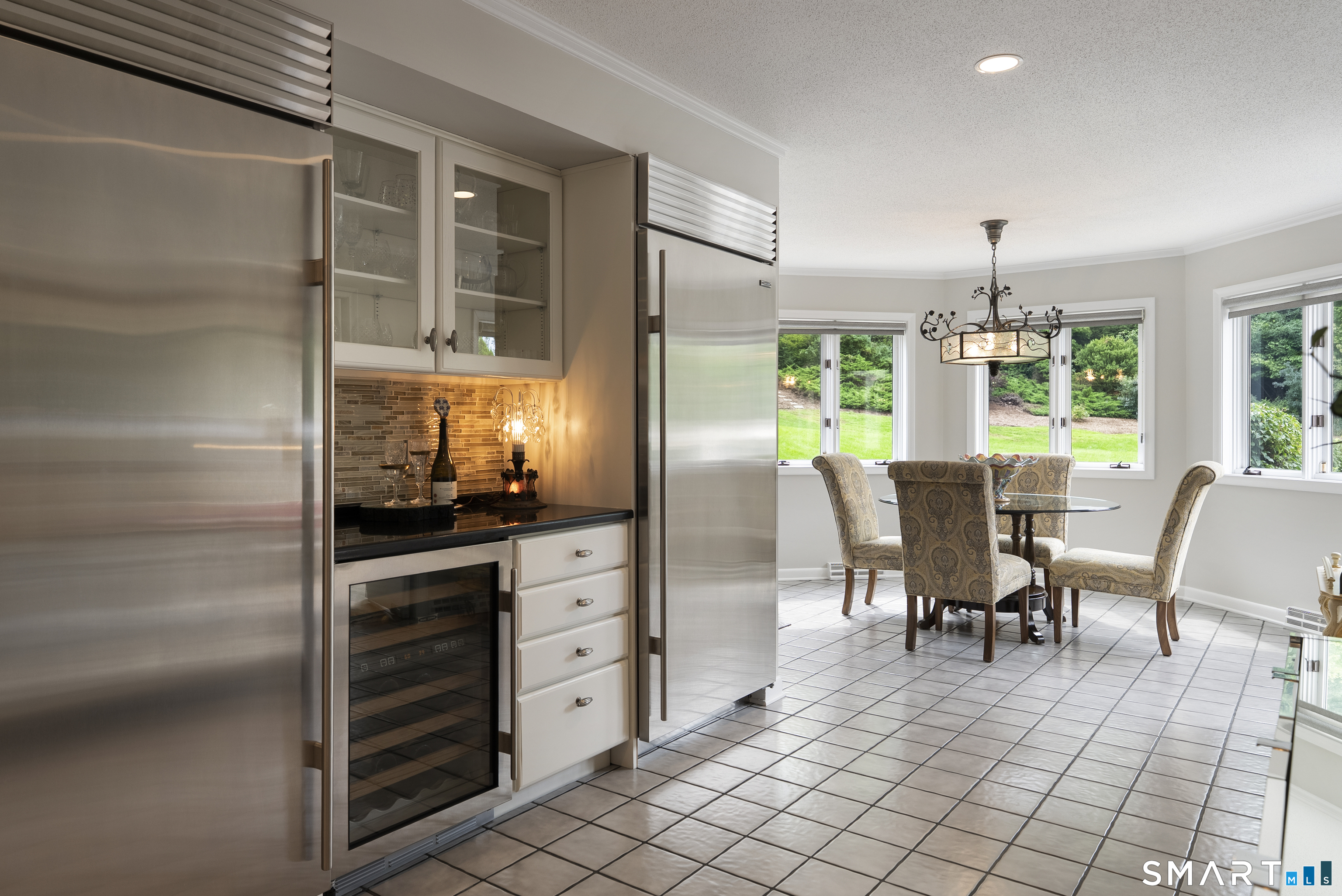 21 Breezy Knoll Avon CT 06001