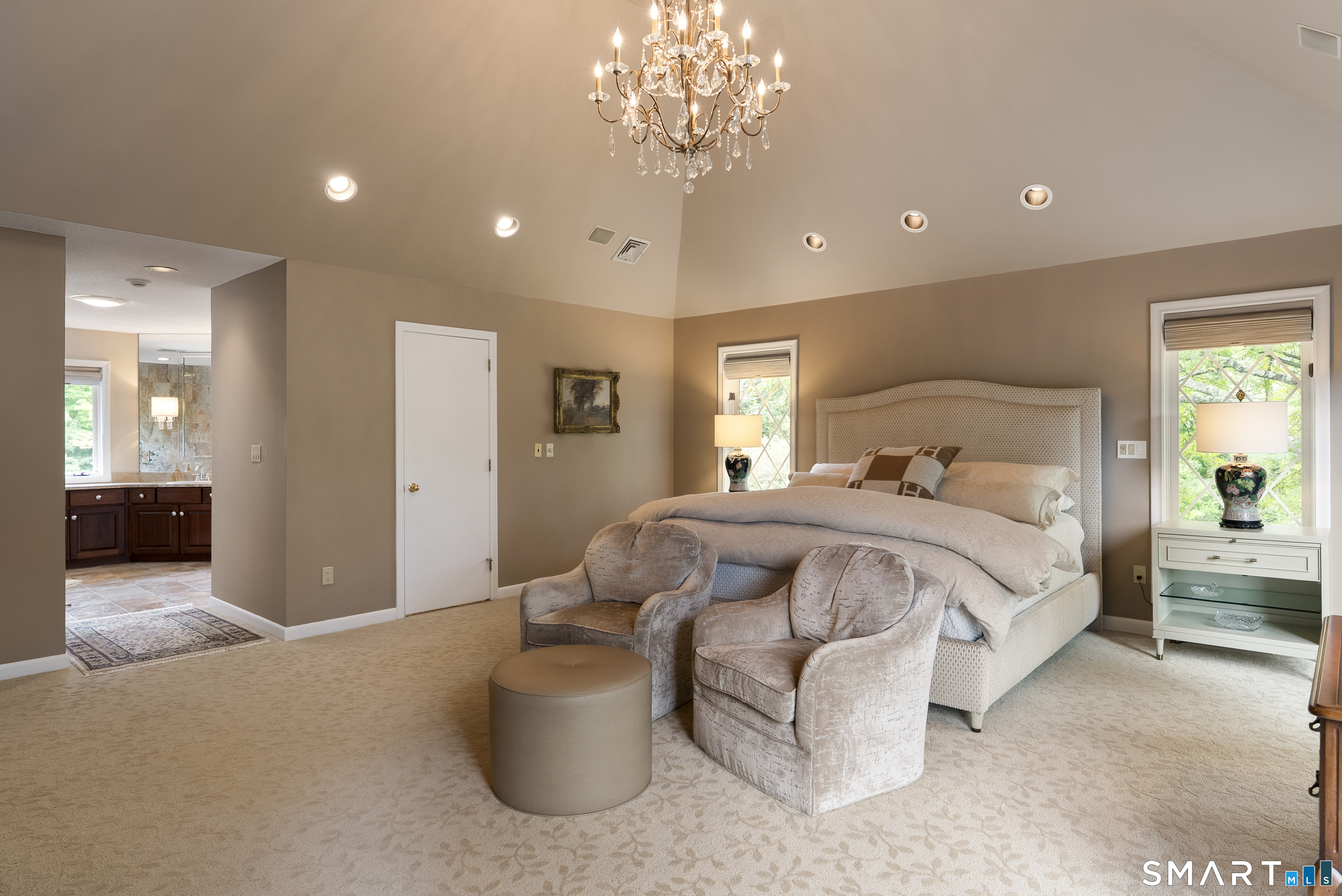 21 Breezy Knoll Avon CT 06001