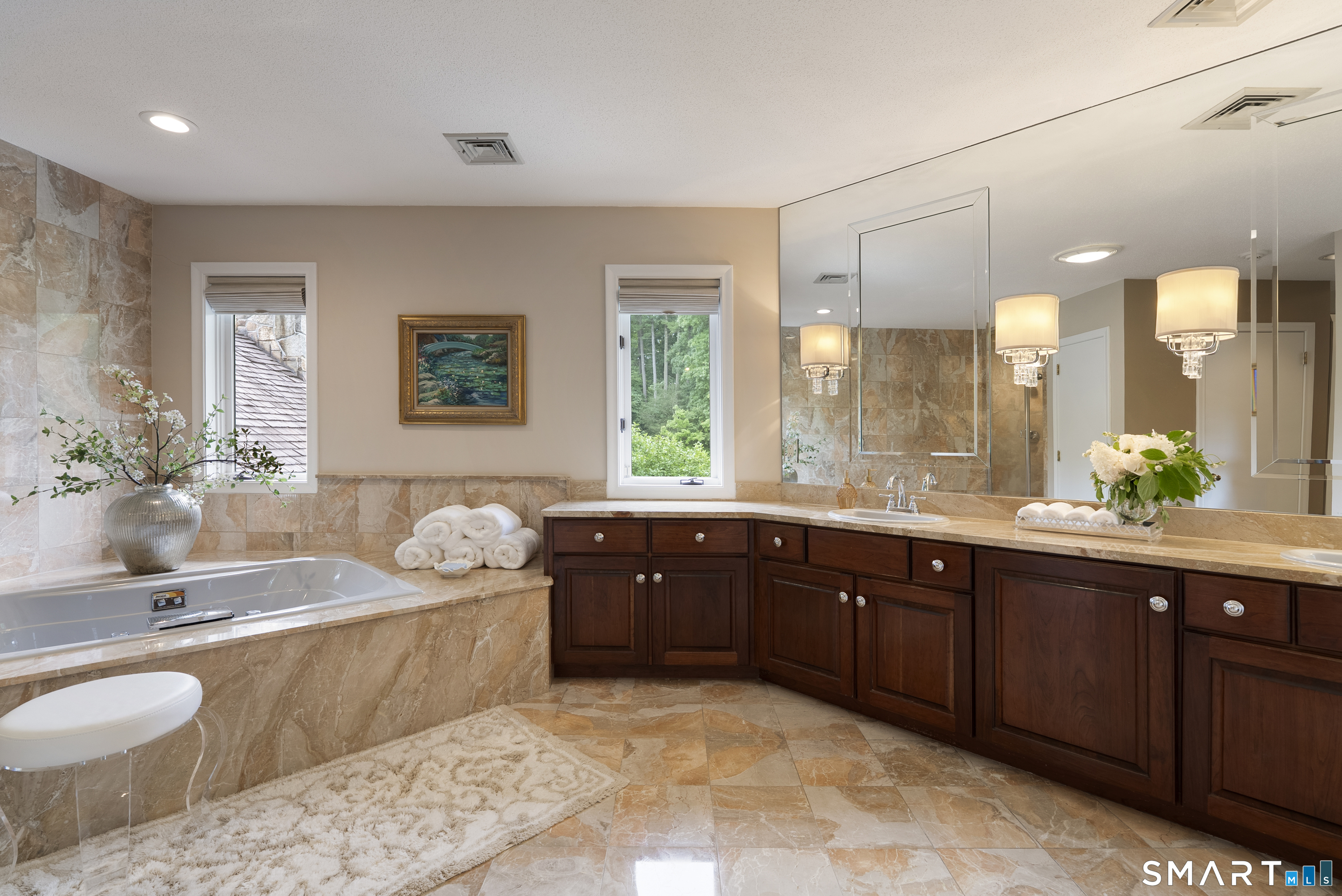 21 Breezy Knoll Avon CT 06001