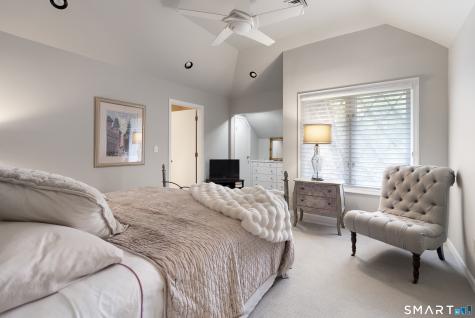 21 Breezy Knoll Avon CT 06001