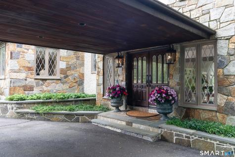 21 Breezy Knoll Avon CT 06001