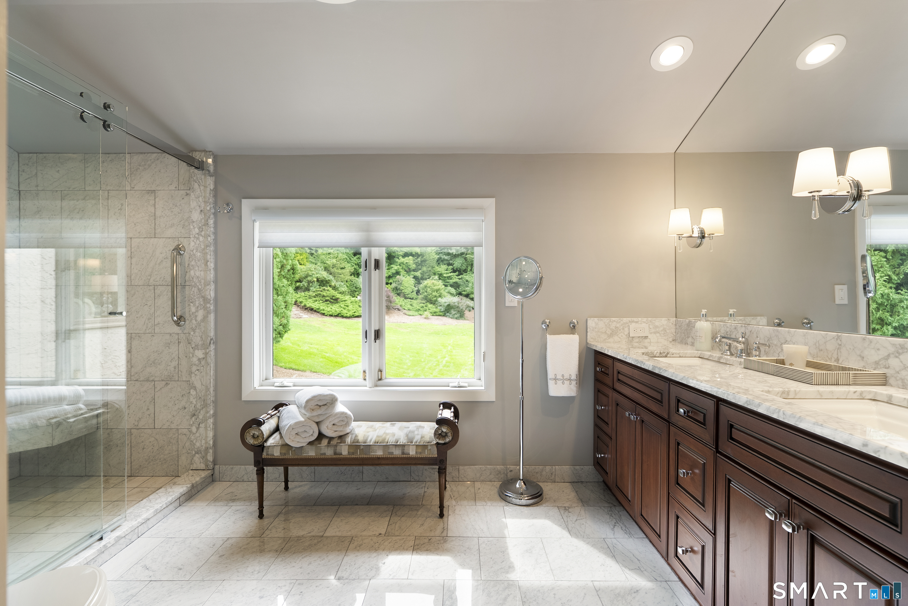 21 Breezy Knoll Avon CT 06001