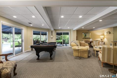 21 Breezy Knoll Avon CT 06001