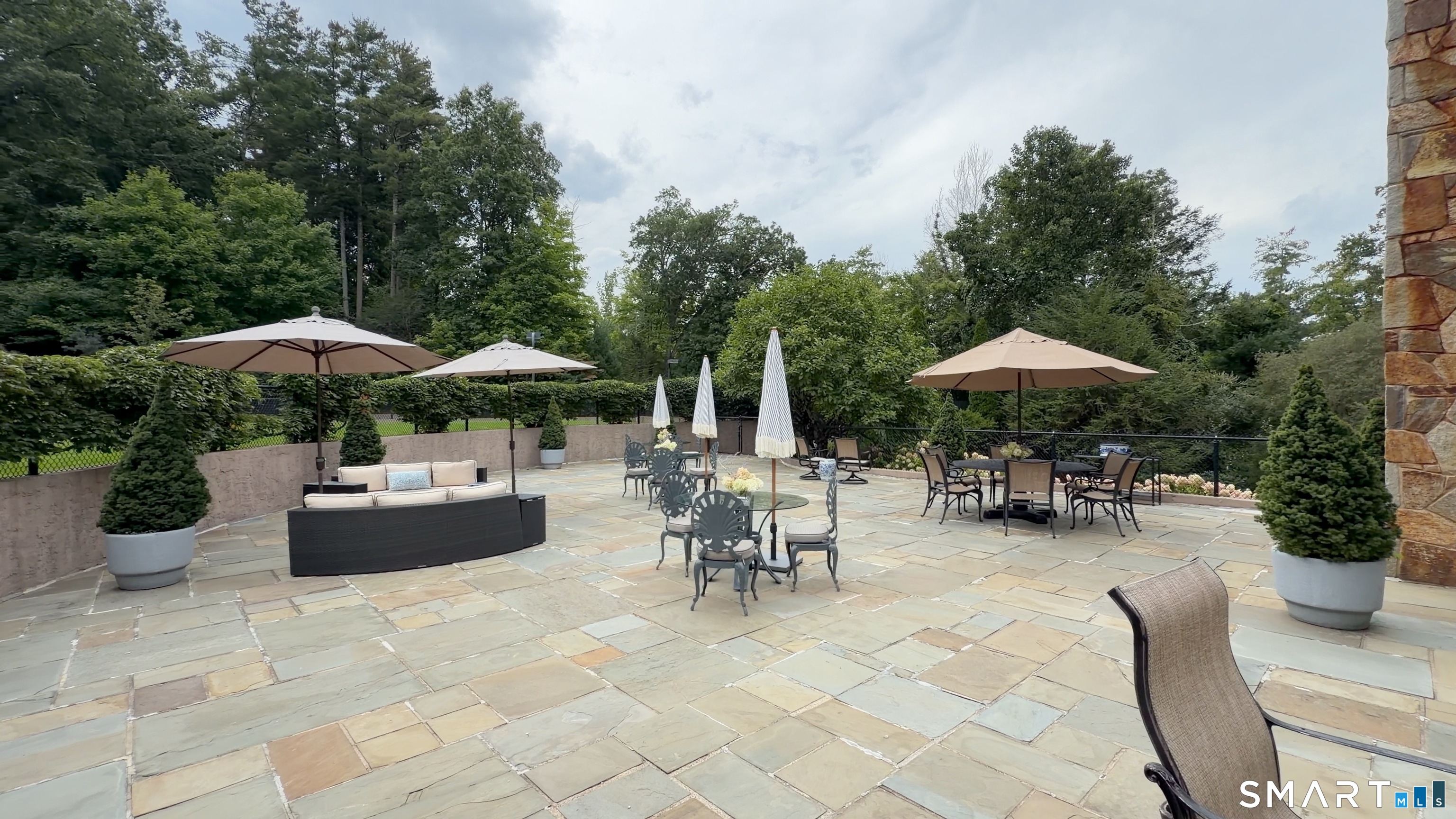 21 Breezy Knoll Avon CT 06001