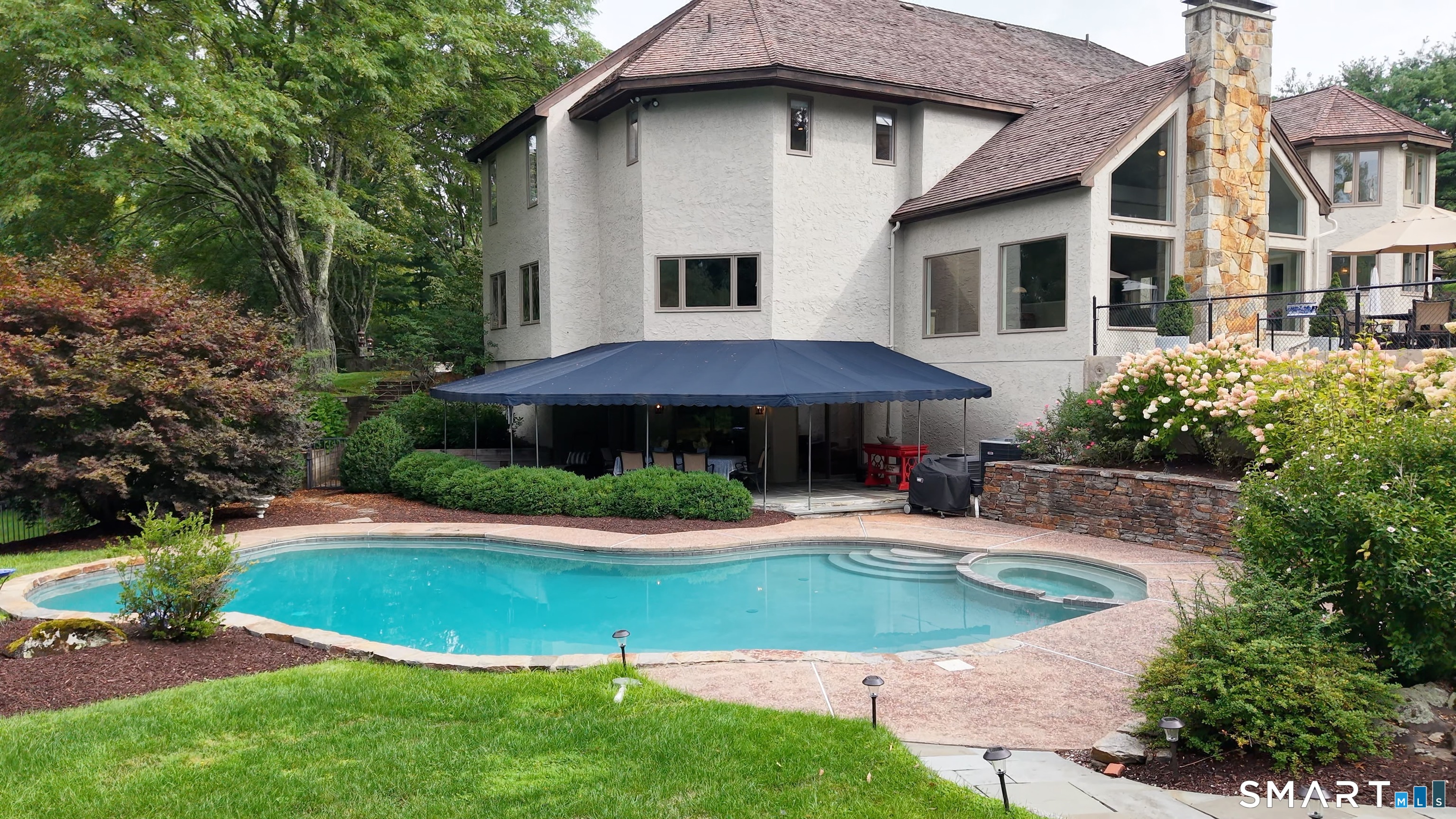 21 Breezy Knoll Avon CT 06001