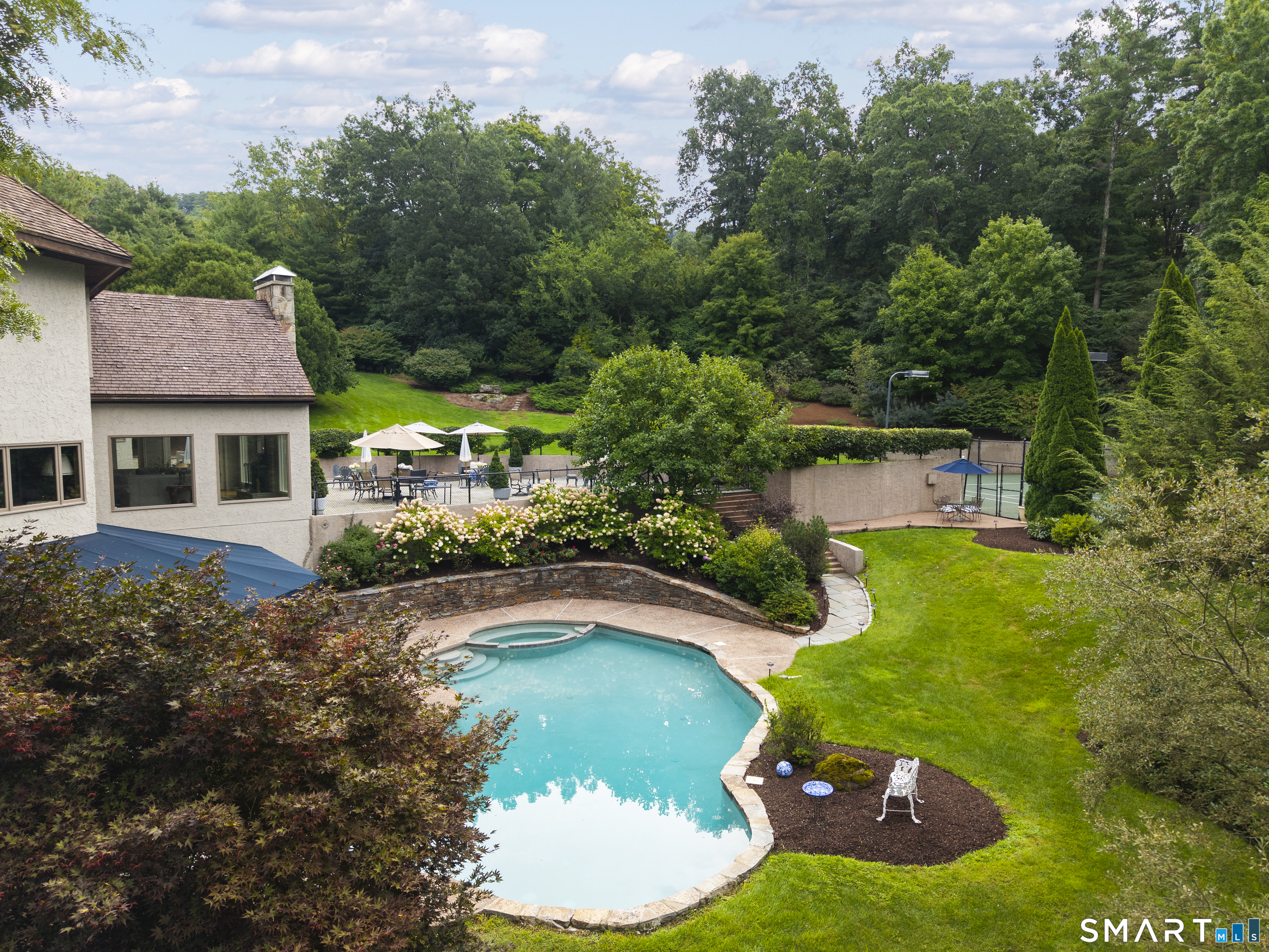 21 Breezy Knoll Avon CT 06001