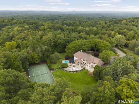 21 Breezy Knoll Avon CT 06001
