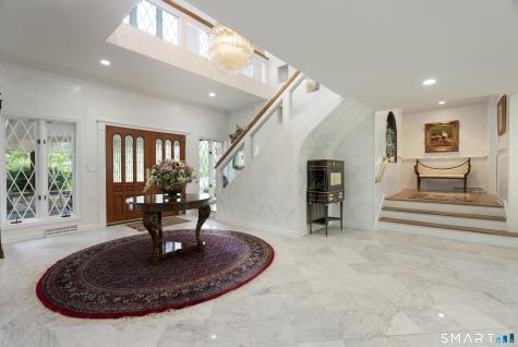 21 Breezy Knoll Avon CT 06001