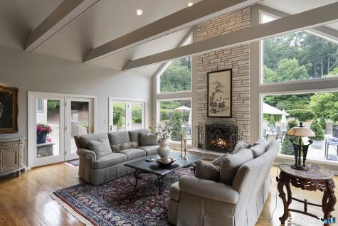 21 Breezy Knoll Avon CT 06001
