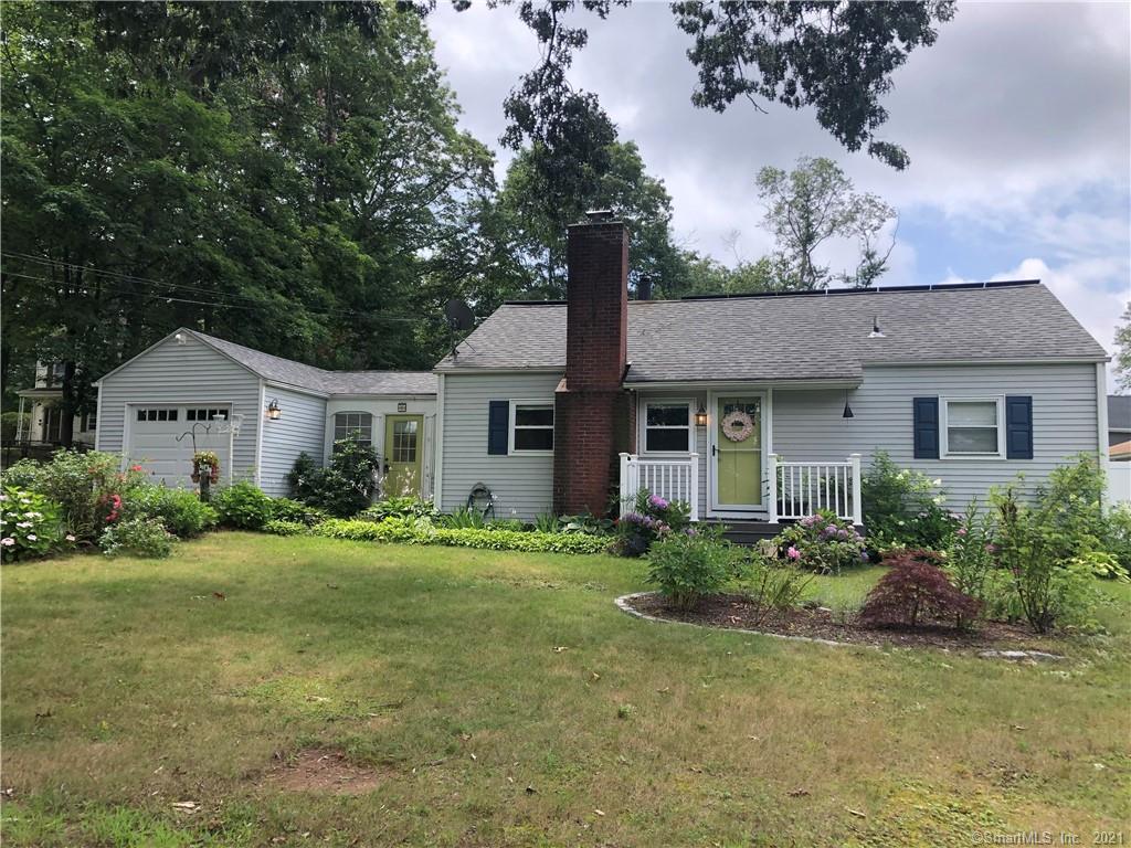 64 Village Street North Haven CT 06473