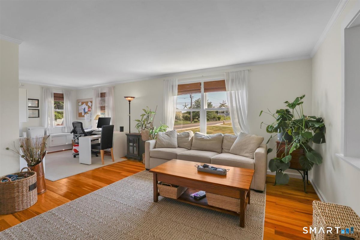 33 Seaside Avenue Guilford CT 06437