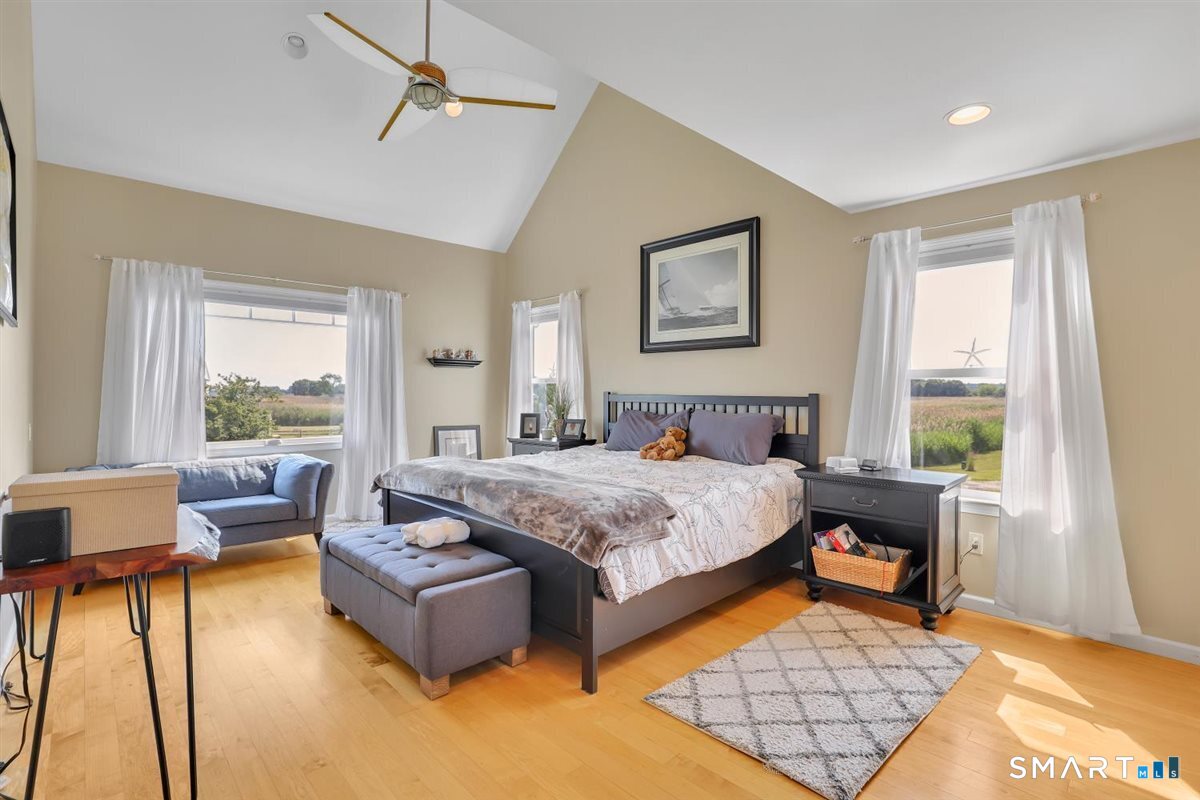 33 Seaside Avenue Guilford CT 06437