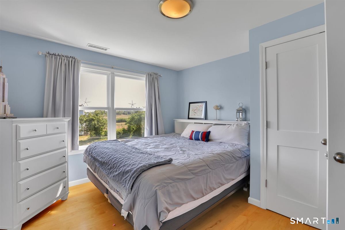 33 Seaside Avenue Guilford CT 06437